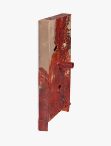 Mark Grotjahn, Untitled (Brown, Orange, Black 3.6.12 FK2 Mask M8.g), 2012. Painted bronze, 30 × 15 ¾ × 6 ¾ inches (76.2 × 40 × 17.1 cm) © Mark Grotjahn