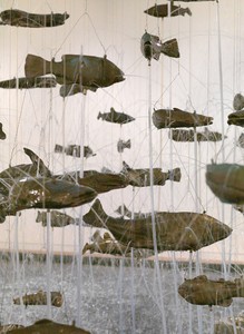 Bruce Nauman, One Hundred Fish Fountain, 2005 (detail). Ninety-seven bronze fish of seven different forms, suspended with stainless steel wire from a metal grid, Installation: 300 × 336 inches (762 × 853.4 cm)