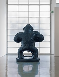 Jeff Koons, Gorilla, 2006–12. Black granite, 96 × 76 × 36 inches (243.8 × 193 × 91.4 cm), edition of 3 + 1 AP © Jeff Koons. Photo: Douglas M. Parker Studio