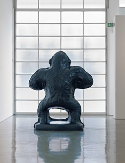 Jeff Koons, Gorilla, 2006–12 Black granite, 96 × 76 × 36 inches (243.8 × 193 × 91.4 cm), edition of 3 + 1 AP © Jeff Koons. Photo: Douglas M. Parker Studio