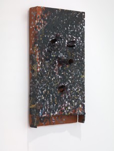 Mark Grotjahn, Untitled (Into the Heart and Spotted FK2 Mask M8.b), 2011. Painted bronze, 30 × 15 ¾ × 6 ¾ inches (76.2 × 40 × 17.1 cm) © Mark Grotjahn. Photo: Douglas M. Parker Studio
