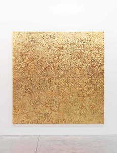 Rudolf Stingel, Untitled, 2012. Electroformed copper, plated nickel, and gold, 94 ½ × 94 ½ × 1 ½ inches (240 × 240 × 3.8 cm) © Rudolf Stingel. Photo: Alessandro Zambianchi