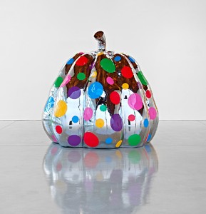 Yayoi Kusama, Dreaming Pumpkin, 2012. Stainless steel and urethane paint, 90 9/16 × 86 ⅝ × 86 ⅝ inches (230 × 220 × 220 cm) Photo by Douglas M. Parker Studio