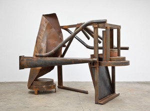 Anthony Caro, Towards Morning, 2012. Steel, rusted, 118 ⅛ × 144 ⅛ × 65 inches 300 × 366 × 165 cm) © Barford Sculptures Ltd. Photo: John Hammond