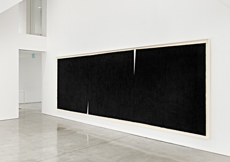 Installation view with Double Rift #9 (2013) Artwork © Richard Serra/Artists Rights Society (ARS), New York