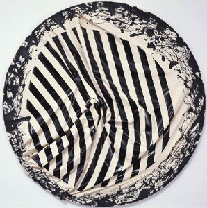 Steven Parrino, Skeletal Implosion, 2001. Enamel on canvas, diameter: 84 inches (213.4 cm) © Steven Parrino