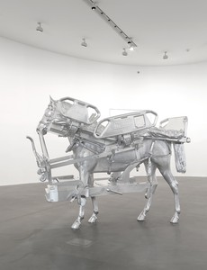 Urs Fischer, Horse/Bed, 2013. Milled aluminum, galvanized steel, screws, bolts, and two-component resin, 85 ⅞ × 103 ⅝ × 43 ¾ inches (218.1 × 263.1 × 111.1 cm), edition of 3 © Urs Fischer. Photo: Matteo D’Eletto