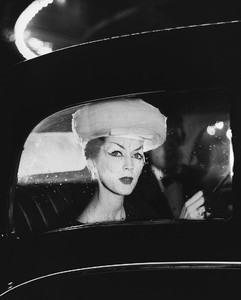 Richard Avedon, Dovima, hat by Balenciaga, Maxim's, Paris, August 4, 1955, 1955. © The Richard Avedon Foundation