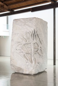Giuseppe Penone, Anatomia / Anatomy, 2011 (view 1). White Carrara Marble, 124 × 77 × 62 inches (315 × 195.6 × 157.5 cm) © Giuseppe Penone, photo by Josh White