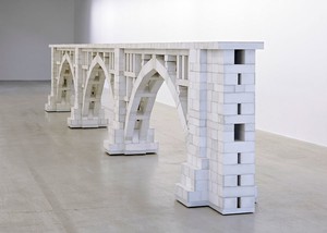 Chris Burden, Three Arch Dry Stack Bridge, ¼ Scale, 2013. 974 hand-cast concrete blocks and wood base, 46 × 332 ½ × 21 inches (116.8 × 844.6 × 53.3 cm) © Chris Burden/Licensed by The Chris Burden Estate and Artists Rights Society (ARS), New York. Photo: Thomas Lannes