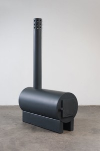 Sterling Ruby, Stove 3, 2013. Painted stainless steel, 54 ¾ × 14 × 33 inches (139.1 × 35.6 × 83.8 cm), edition of 6 © Sterling Ruby. Photo: Robert Wedemeyer