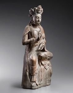 Large figure of Bodhisattva Guanyin (Avalokiteshvara), Song dynasty (960–1279) to early Yuan dynasty (1279–1368)—12th to late 13th century. Wood, remains of gesso, traces of beige, pink, red, black, blue polychromy, and gilding, height: 52 ¾ inches (134 cm) Photo: Frédéric Dehaen, Studio Roger Asselberghs