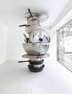Robert Therrien, No title (pots and pans II), 2008. Metal and plastic, 108 × 66 × 80 inches (274.3 × 167.6 × 203.2 cm) Photo by Mike Bruce
