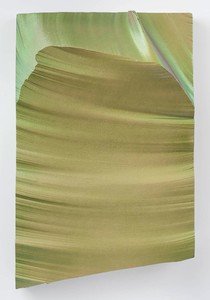 Piero Golia, Intermission painting #8 green to purple, 2014. EPS foam, hard coat, and pigment, 75 × 48 ½ × 14 ½ inches (190.5 × 123.2 × 36.8 cm) © Piero Golia