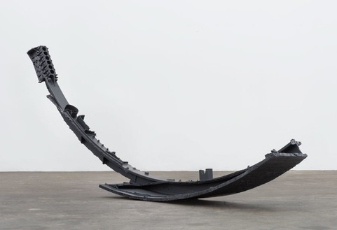 Sterling Ruby, HULL (VIPER), 2015 Steel, engine block, and paint, 96 × 34 × 240 inches (243.8 × 86.4 × 609.6 cm)© Sterling Ruby, photo by Robert Wedemeyer