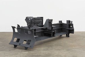 Sterling Ruby, DRAG (LONG BLOCK 5503), 2015. Steel, engine blocks, and paint, 54 × 53 ¼ × 174 inches (137.2 × 135.3 × 442 cm) © Sterling Ruby, photo by Robert Wedemeyer