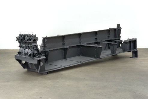 Sterling Ruby, DRAG (LONG BED), 2015 Steel, engine blocks, and paint, 39 ⅜ × 39 × 154 inches (100 × 99.1 × 391.2 cm)© Sterling Ruby, photo by Robert Wedemeyer