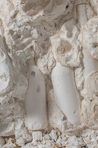 THOMAS HOUSEAGO Medusa Head, 2015. Tuf-Cal, hemp and iron rebar 93 × 58 × 71 inches (236.2 × 147.3 × 180.3 cm) Plaster original, ed. of 3, photo by Fredrik Nilsen *Detail view 1