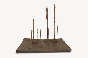 Alberto Giacometti, La clairière, 1950. Bronze, 23 ⅛ × 25 ¾ × 20 ⅝ inches (58.7 × 65.3 × 52.5 cm) © Alberto Giacometti Estate/Licensed in the UK by ACS and DACS, 2016