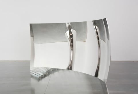 Anish Kapoor, Vertigo, 2006 (view 1) Stainless steel, 88 9/16 × 189 × 23 ⅝ inches (225 × 480 × 60 cm), edition of 3 + 1 AP© Anish Kapoor, photo by Dave Morgan