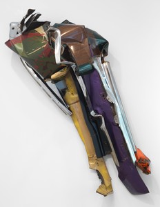 John Chamberlain, Chamouda, 1975. Painted and chrome-plated steel, 87 × 44 × 26 inches (221 × 111.8 × 66 cm) © 2016 Fairweather &amp; Fairweather LTD/Artists Rights Society (ARS), New York