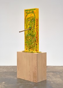 Mark Grotjahn, Untitled (Yellow Cosco VII Mask M40.o), 2016. Painted bronze, 59 ½ × 33 ¼ × 36 ½ inches (151.1 × 84.5 × 92.7 cm) © Mark Grotjahn. Photo: Douglas M. Parker Studio