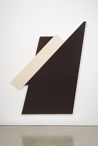 Michael Heizer, Hard Edge Painting no. 1, 2015–16. Polyvinyl latex on canvas, 108 × 87 × 2 ¼ inches (274.3 × 221 × 5.7 cm) © Michael Heizer. Photo: Jeff McLane