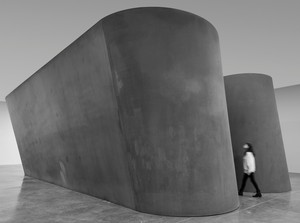 Installation view with NJ-1 (2015). Artwork © Richard Serra. Photo: Cristiano Mascaro