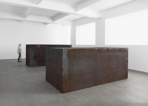 Installation view with Rotate (2016). Artwork © Richard Serra. Photo: Mike Bruce