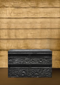 Peter Marino, Rough Stone Box, 2017. Blackened bronze, 33 ⅛ × 50 ⅜ × 20 ⅞ inches (84.2 × 128 × 53 cm), edition of 8 + 4 AP © Peter Marino Architect. Photo: Manolo Yllera