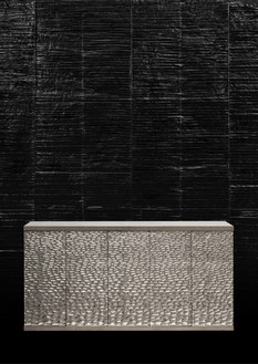 Peter Marino, Long River Box, 2017 Silvered bronze, 39 ⅜ × 74 ¾ × 15 ¾ inches (100 × 190 × 40 cm), edition of 8 + 4 AP© Peter Marino Architect. Photo: Manolo Yllera