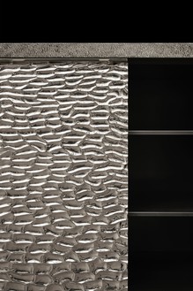Peter Marino, Deep Water Box, 2017 (detail) Silvered bronze, 39 ⅜ × 44 ⅞ × 15 ¾ inches (100 × 114 × 40 cm), edition of 8 + 4 AP© Peter Marino Architect. Photo: Manolo Yllera