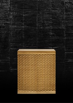 Peter Marino, Short Dragon Scale Box, 2017 Gilded bronze, 46 ⅛ × 37 ½ × 18 ¼ inches (117 × 95.3 × 46.2 cm), edition of 8 + 4 AP© Peter Marino Architect. Photo: Manolo Yllera