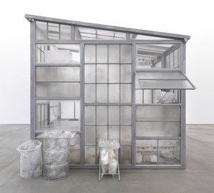 Robert Therrien, Transparent Room, 2010. Steel, glass, plastic, 145 × 108 × 156 inches (368.3 × 274.3 × 396.2 cm) © Robert Therrien. Photo: Jens Ziehe/Photographie