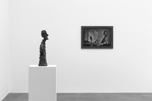Installation view. Artwork, left to right: © Succession Alberto Giacometti (Fondation Giacometti + ADAGP), Paris 2017, © Peter Lindbergh. Photo: Mike Bruce