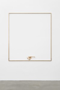 Adam McEwen, CLEAN ME, 2018. Brass, 90 × 80 × 2 ½ inches (228.6 × 203.2 × 6.4 cm) © Adam McEwen. Photo: Jeff McLane