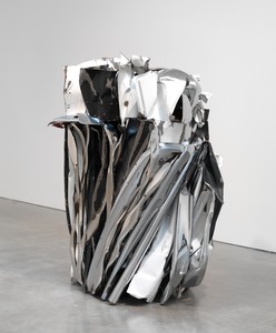 John Chamberlain, TASTEYLINGUS, 2010. Painted and chrome-plated steel, 69 ¼ × 59 ½ × 51 ¼ inches (175.9 × 151.1 × 130.2 cm) © 2018 Fairweather &amp; Fairweather LTD/Artists Rights Society (ARS), New York
