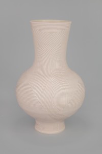 Shio Kusaka, (square 35), 2018. Stoneware, 31 × 20 × 20 inches (78.7 × 50.8 × 50.8 cm) © Shio Kusaka