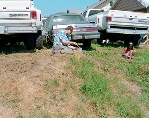 Jeff Wall, Siphoning Fuel, 2008. Color photograph, 73 ¼ × 91 ½ inches (186 × 235 cm), edition of 2 + 1 AP © Jeff Wall