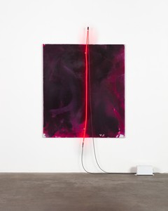Mary Weatherford, Ruby, Ruby, 2019. Flashe and neon on linen, 84 ½ × 58 inches (214.6 × 147.3 cm) © Mary Weatherford