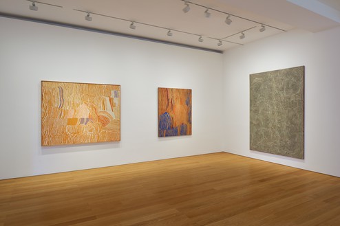 Installation view Artwork, left to right: © Makinti Napanangka/Copyright Agency. Licensed by Artists Rights Society (ARS), New York, 2020; © Warlimpirrnga Tjapaltjarri/Copyright Agency. Licensed by Artists Rights Society (ARS), New York, 2020