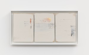 Edmund de Waal, cold mountain, I, 2020. Kaolin, gold leaf, graphite, compressed charcoal, and oil stick on oak and ash, in aluminum frame, 9 ⅞ × 19 ⅜ × 2 inches (25 × 49 × 5 cm) © Edmund de Waal