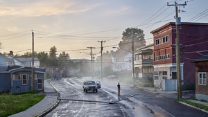 Gregory Crewdson, Starkfield Lane, 2018–19. Digital pigment print, image: 50 × 88 ⅞ inches (127 × 225.7 cm), framed: 57 × 96 × 2 inches (144.8 × 243.8 × 5.1 cm), edition of 4 + 2 AP © Gregory Crewdson