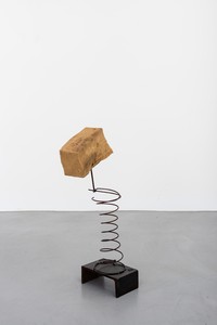 Rudolf Polanszky, Archeology / Spiral Sculpture, 2020. Foam, pigments, metal wire, and silicone on metal stand, 25 ⅞ × 11 × 7 ⅞ inches (65.5 × 28 × 20 cm) © Rudolf Polanszky. Photo: Jorit Aust