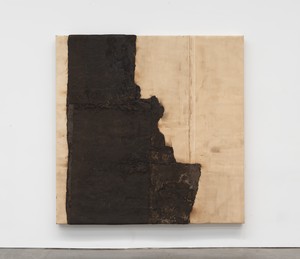 Theaster Gates, Left Hand of Progress, 2020. Industrial oil-based enamel, rubber torch down, bitumen, wood, and copper, 96 × 96 inches (243.8 × 243.8 cm) © Theaster Gates
