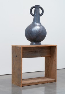 Theaster Gates, Vessel #2, 2020 Glazed high-fired stoneware and custom-made wood plinth, 67 × 36 ½ × 17 inches (170.2 × 92.7 × 43.2 cm)© Theaster Gates. Photo: Rob McKeever
