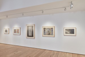 Installation view. Artwork, left, center, and right: © Ed Ruscha; center left and center right: © 2020 Jasper Johns/Licensed by VAGA at Artists Rights Society (ARS), New York
