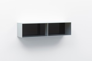 Donald Judd, untitled, 1988. Clear anodized aluminum with black plexiglass, 9 ⅞ × 39 ⅜ × 9 ⅞ inches (25 × 100 × 25 cm) © 2021 Judd Foundation/Artists Rights Society (ARS), New York. Photo: Martin Wong