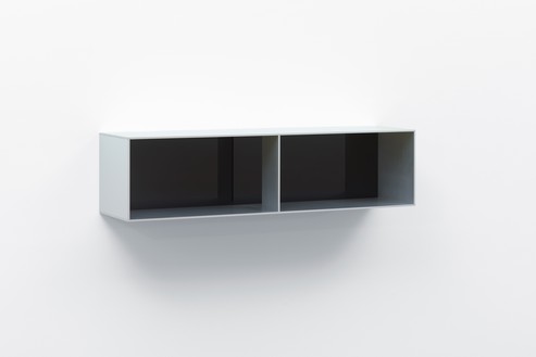 Donald Judd, untitled, 1988 Clear anodized aluminum with black plexiglass, 9 ⅞ × 39 ⅜ × 9 ⅞ inches (25 × 100 × 25 cm)© 2021 Judd Foundation/Artists Rights Society (ARS), New York. Photo: Martin Wong