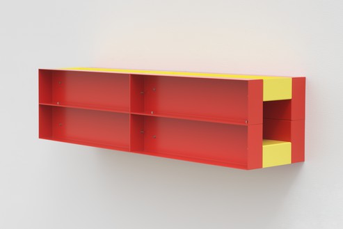 Donald Judd, untitled, 1989 Painted aluminum, 11 ¾ × 47 ¼ × 11 ¾ inches (29.8 × 120 × 29.8 cm)© 2021 Judd Foundation/Artists Rights Society (ARS), New York. Photo: Rob McKeever